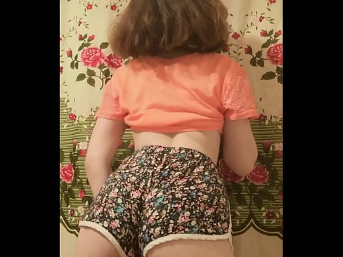 ❤️ Sexy mladá kočka svléká šortky před kamerou. ️ Tvrdé porno u cs.bestsexporno.ru ❌
