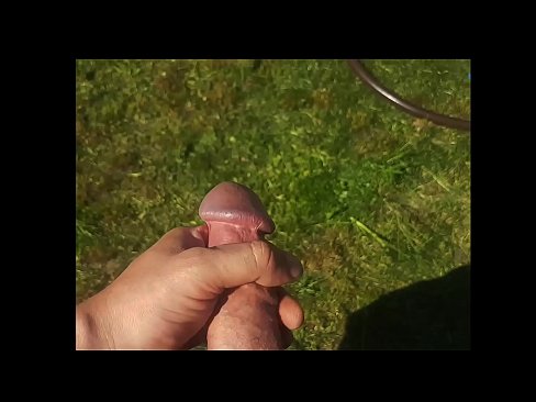 ❤️ Žhavá kočička si nechá ošukat růžovou kundičku a udělá se squirtem v letní zahradě. ️ Tvrdé porno u cs.bestsexporno.ru ❌