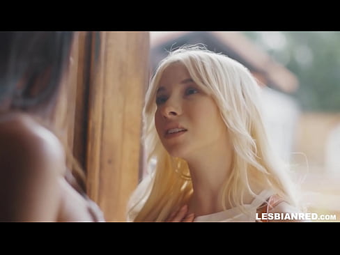 ❤️ Dívka se po několika měsících vrátí domů a skončí u lízání kundy své nevlastní matky ️ Tvrdé porno u cs.bestsexporno.ru ❌